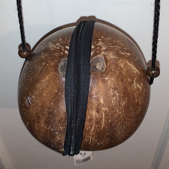 Coconut Purse NWT: Zip-up Closure, Lined, & Drawstring Inside, Leis Included - Picture 3 of 10